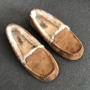 UGG Mocassin Slippers Chestnut Tan